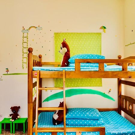Bed and Breakfast 11 House Erlin Esterno foto